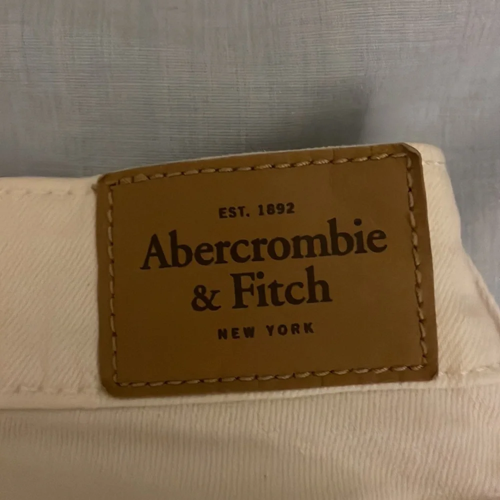 Abercrombie & Fitch White Skinny Jeans - Picture 6 of 6